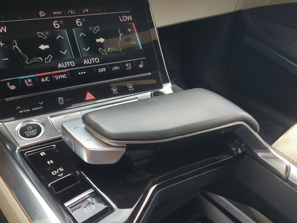 2024 Audi Q8 Sportback e-tron Premium Plus S line quattro