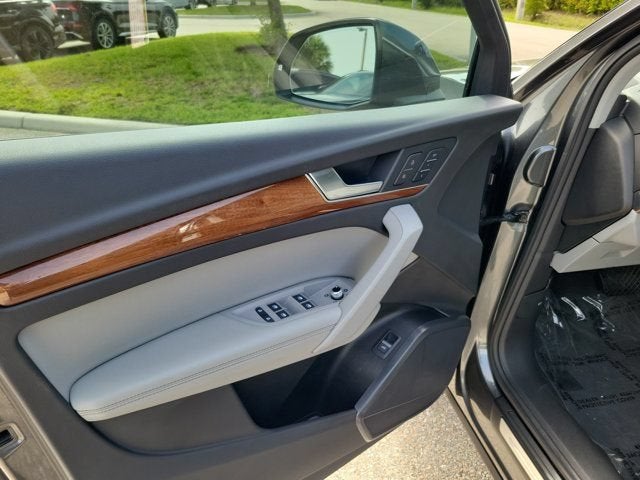 2022 Audi Q5 45 S line Premium Plus