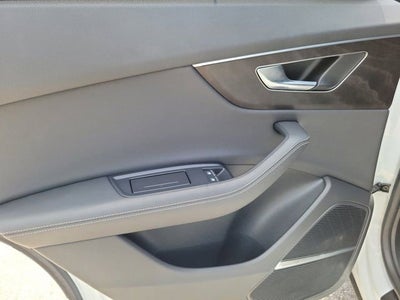 2023 Audi Q8 55 Premium Plus