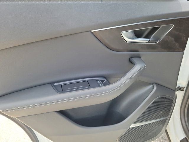 2023 Audi Q8 55 Premium Plus