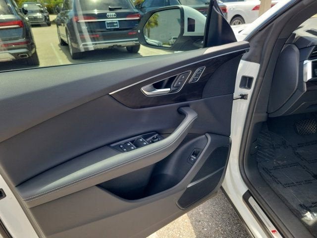 2023 Audi Q8 55 Premium Plus