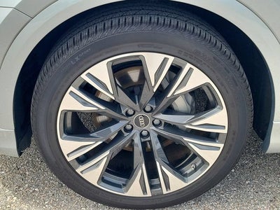 2025 Audi Q8 55 Premium Plus