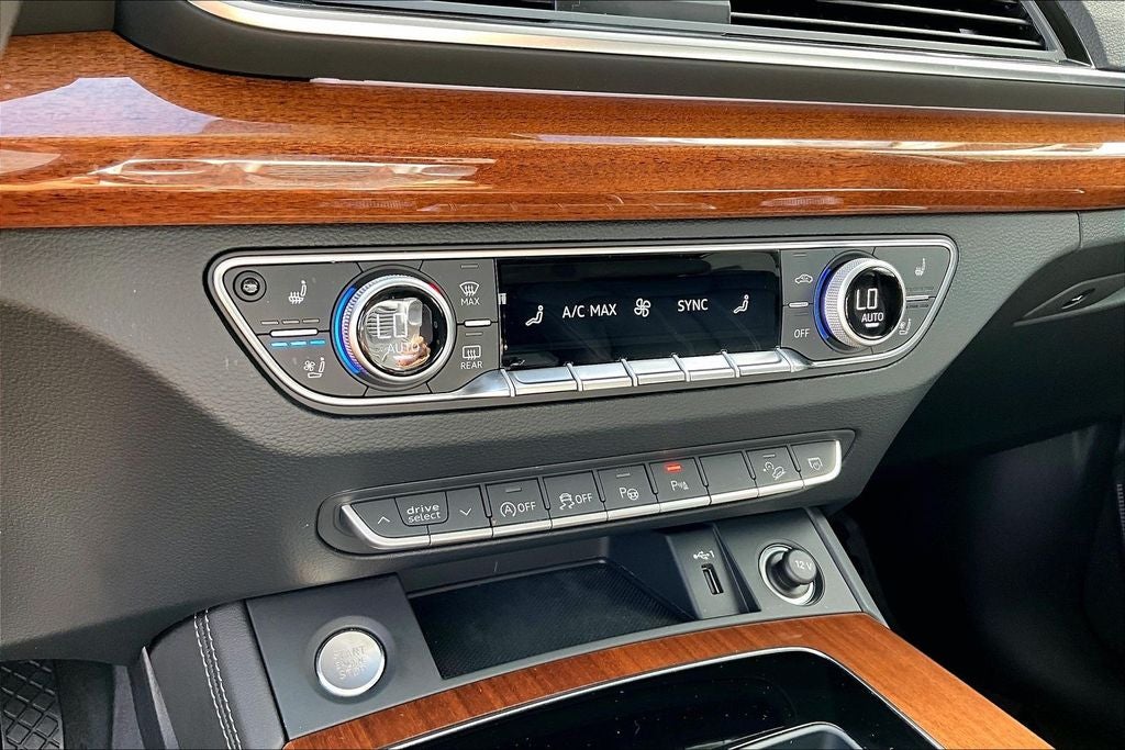 2022 Audi Q5 45 S line Prestige quattro