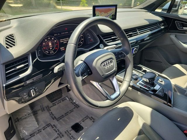 2019 Audi Q7 55 SE Premium Plus
