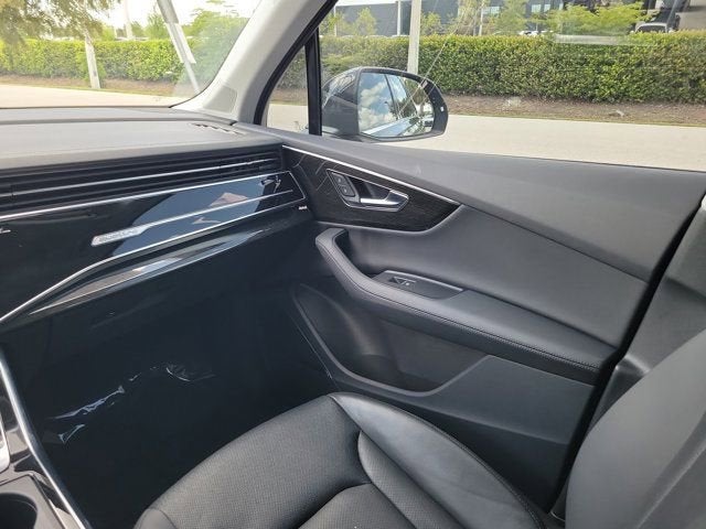 2023 Audi Q7 45 Premium Plus