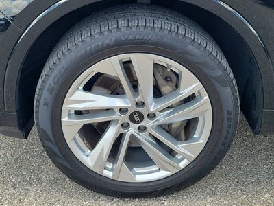 2023 Audi Q7 45 Premium Plus