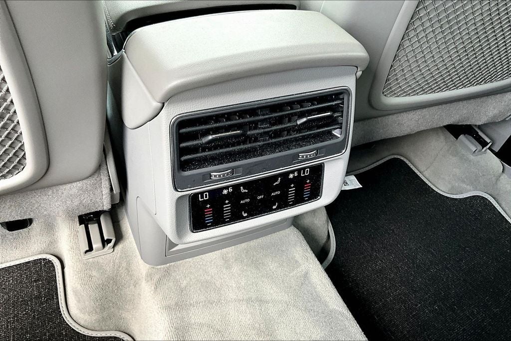 2023 Audi Q7 45 Premium Plus quattro
