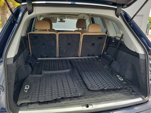 2023 Audi Q7 45 Premium Plus