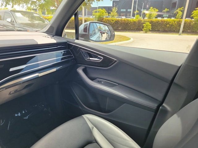 2025 Audi Q7 45 Premium Plus