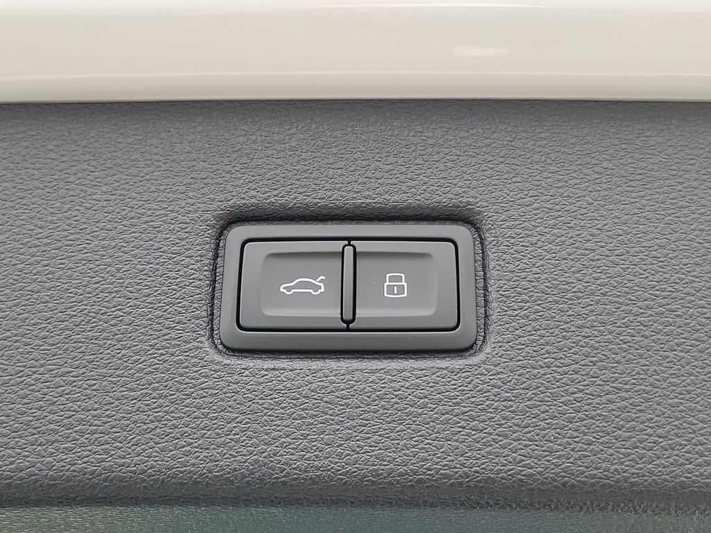 2023 Audi Q7 45 Premium Plus quattro