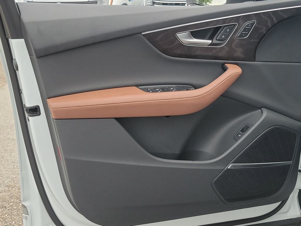 2023 Audi Q7 45 Premium Plus quattro