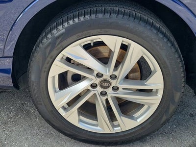 2022 Audi Q7 45 Premium Plus