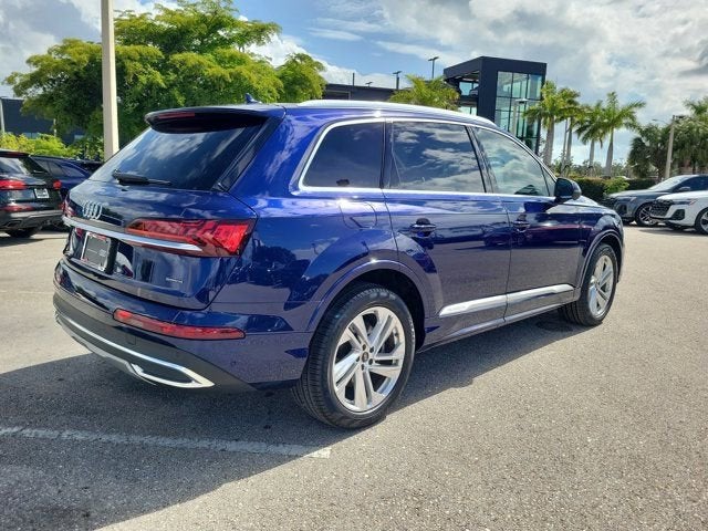 2022 Audi Q7 45 Premium Plus