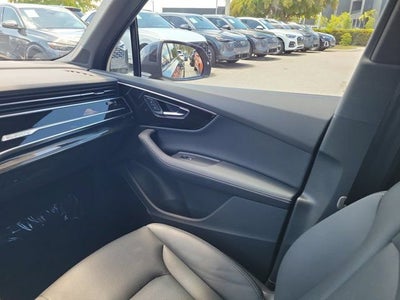 2025 Audi Q7 55 Premium Plus