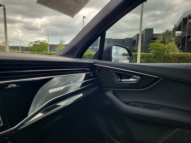 2025 Audi Q7 55 Premium Plus