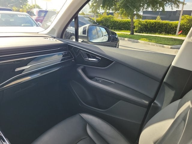2023 Audi Q7 55 Premium Plus
