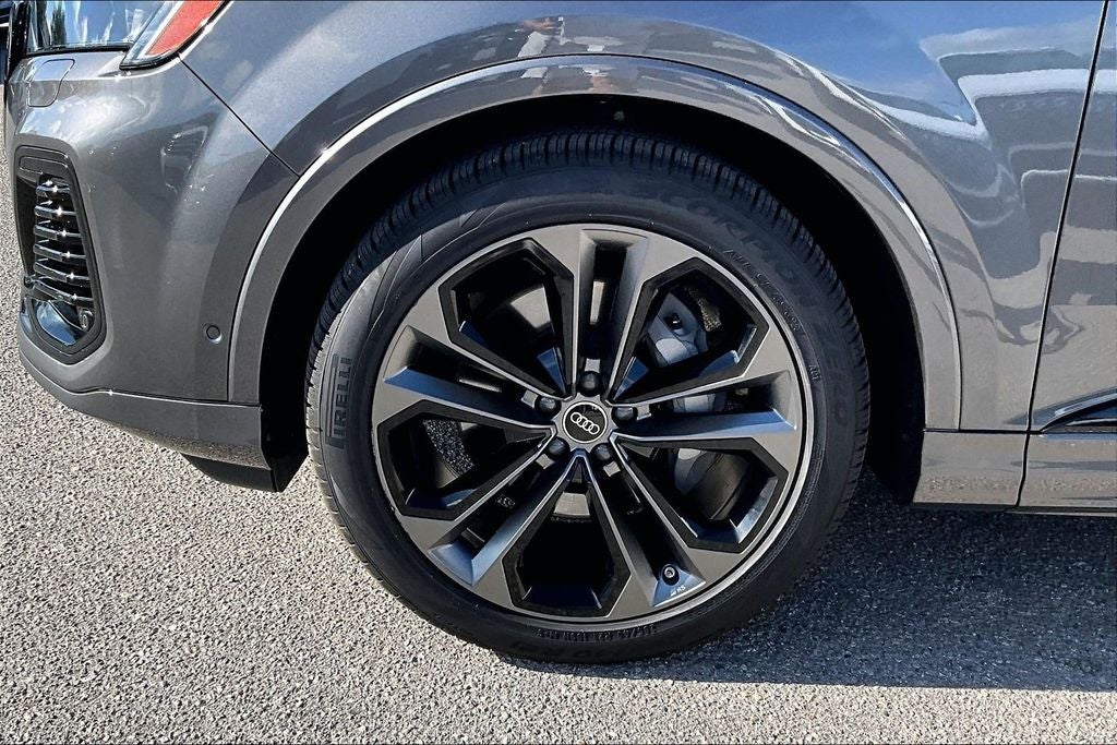 2025 Audi Q7 55 Prestige quattro