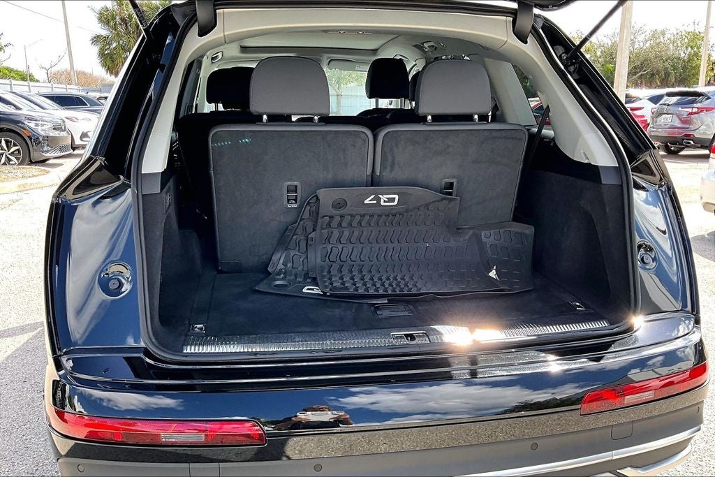 2023 Audi Q7 55 Prestige quattro