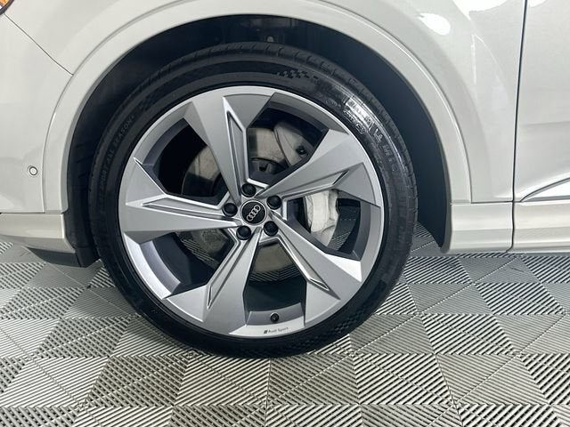 2021 Audi Q7 Prestige