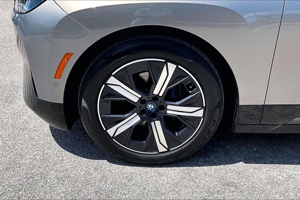 2023 BMW iX M60