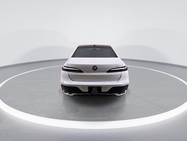 2025 BMW 7 Series 740i