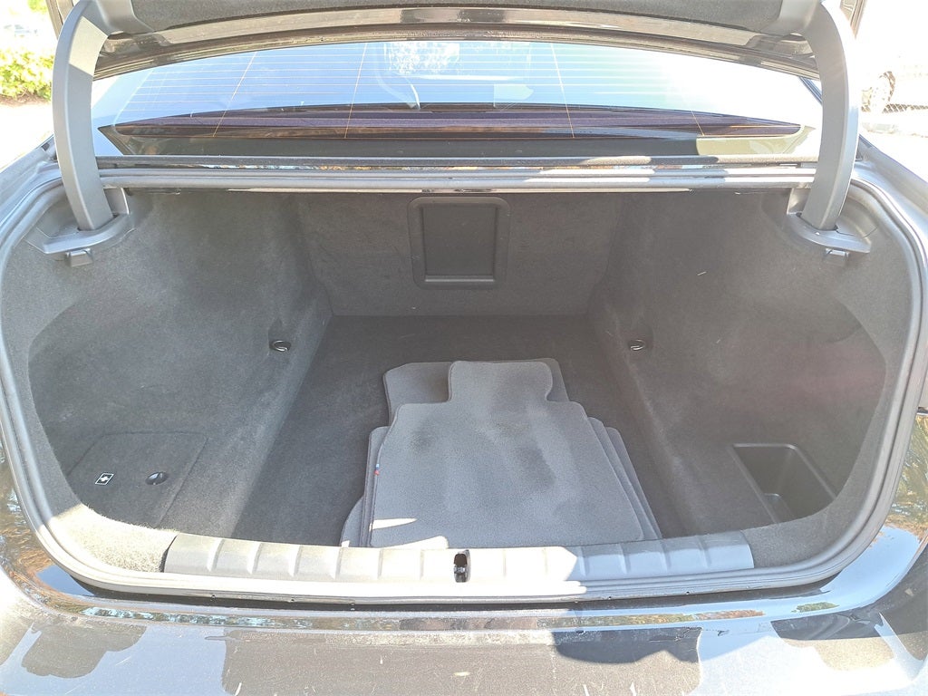 2023 BMW 7 Series 740i