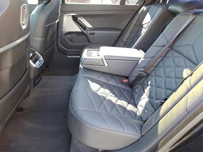 2023 BMW 7 Series 740i