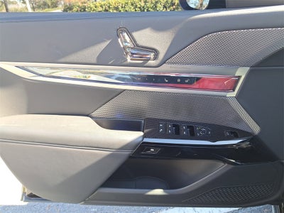 2023 BMW 7 Series 740i