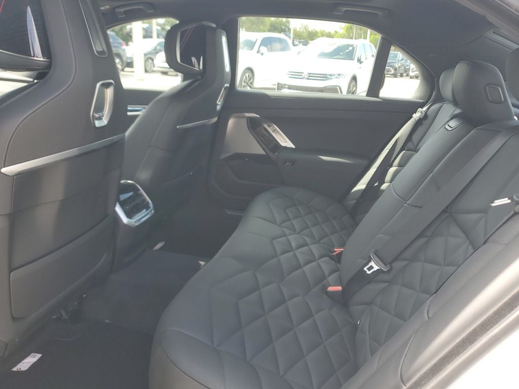2026 BMW 7 Series 740i