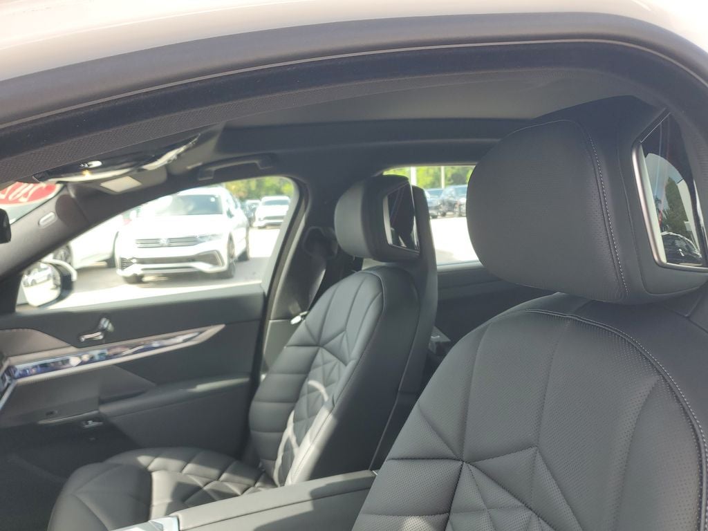 2026 BMW 7 Series 740i