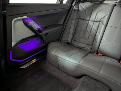 2024 BMW 7 Series 750e xDrive Plug-In Hybrid