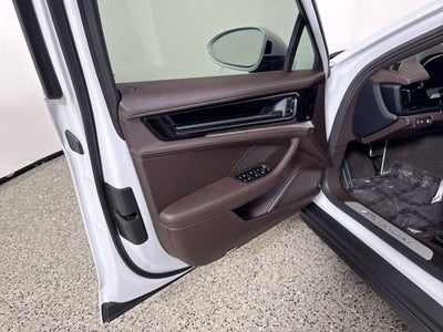 2024 Porsche Panamera Base