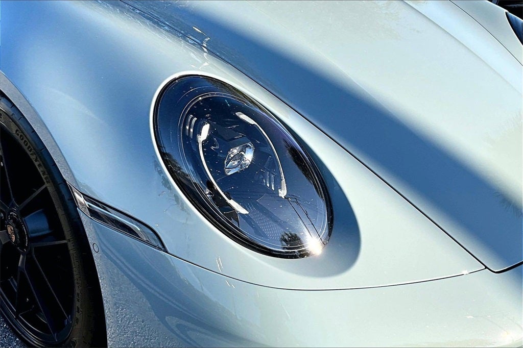 2025 Porsche 911 Carrera 4 GTS