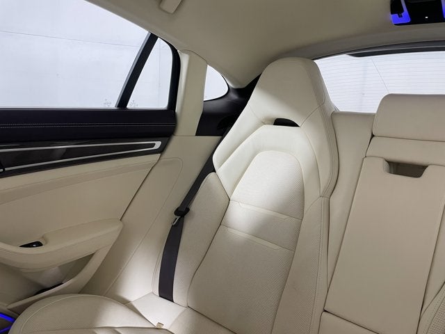 2023 Porsche Panamera Base