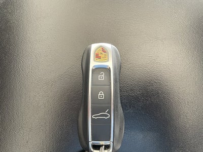 2023 Porsche Panamera Base