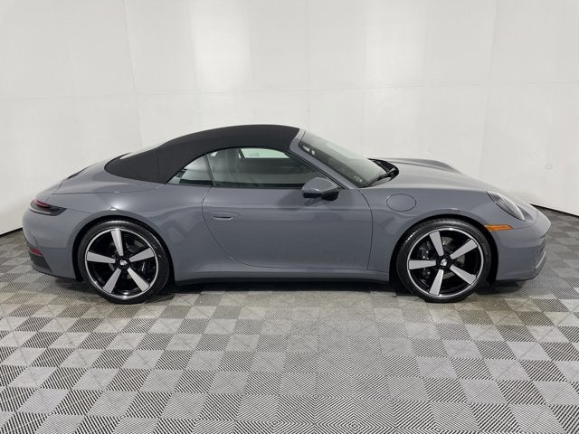 2025 Porsche 911 Carrera Cabriolet