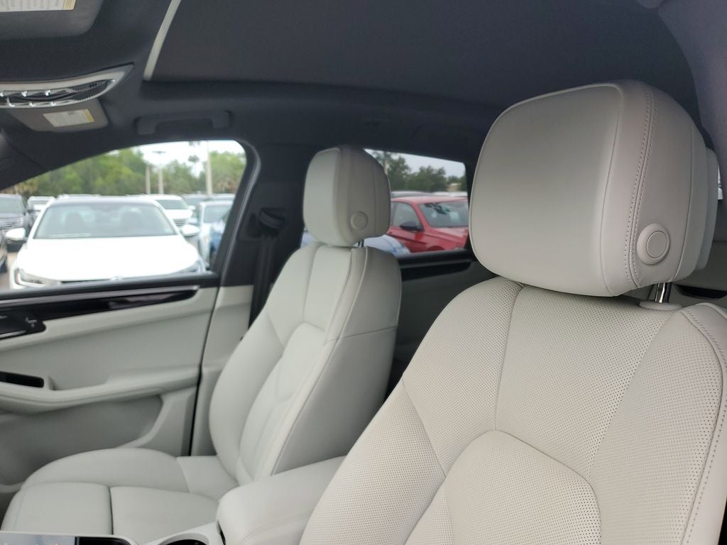 2023 Porsche Macan Base