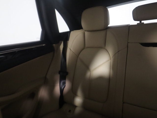 2023 Porsche Macan Base