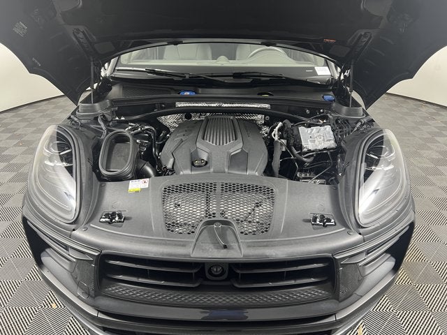 2023 Porsche Macan Base