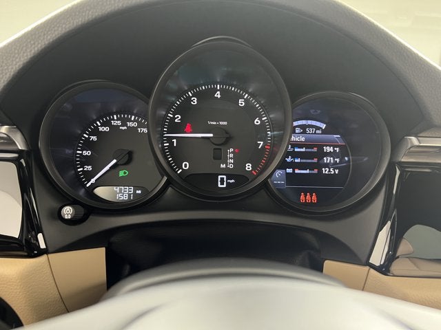 2026 Porsche Macan Base