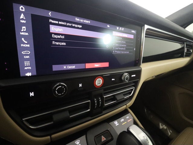 2023 Porsche Macan Base