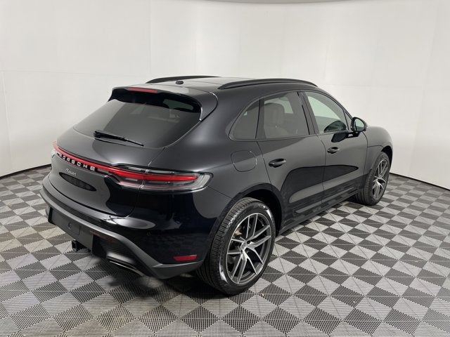 2025 Porsche Macan Base