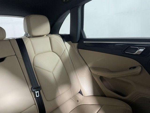 2021 Porsche Macan Base