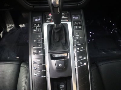 2021 Porsche Macan Base