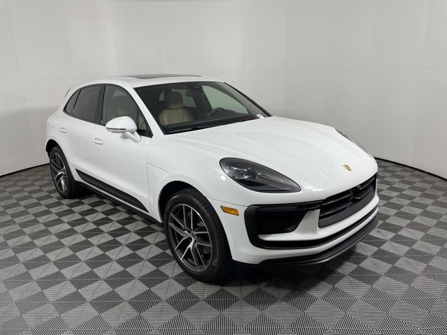 2025 Porsche Macan Base