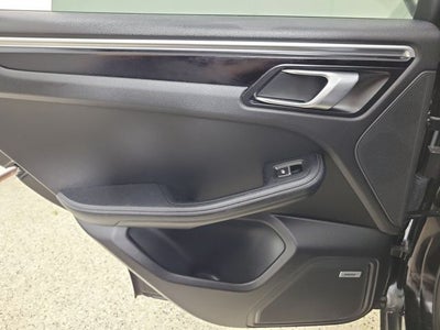 2020 Porsche Macan Base