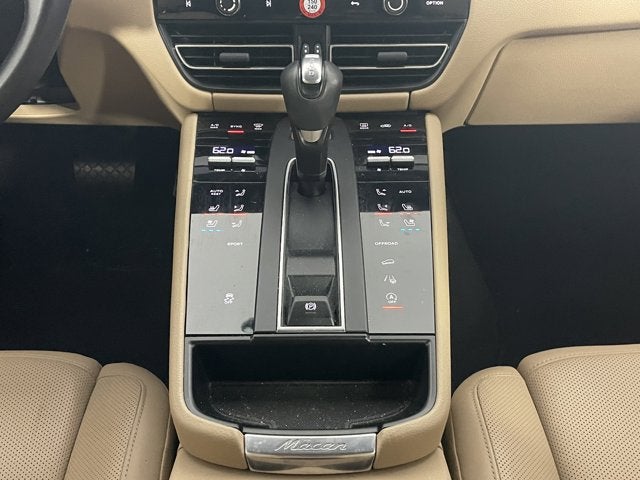 2023 Porsche Macan Base