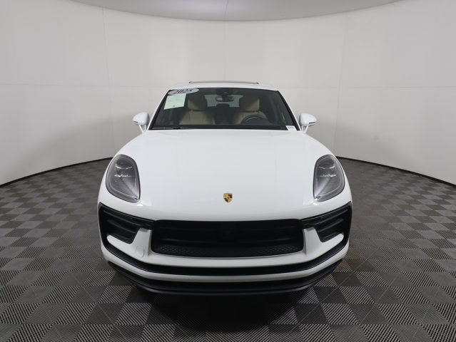 2025 Porsche Macan Base