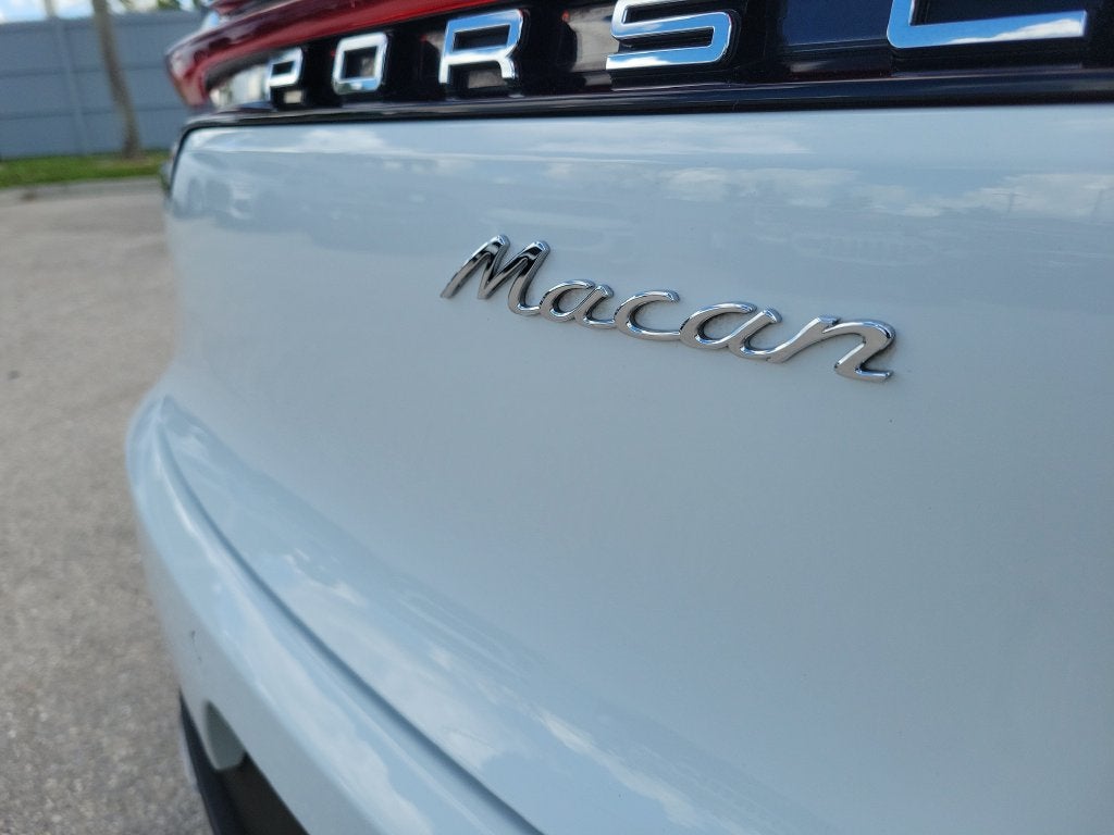 2021 Porsche Macan Base