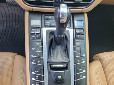 2021 Porsche Macan Base